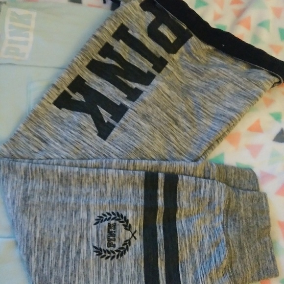 Sold Pink Vs hoodie/jogger set - Picture 2 of 6